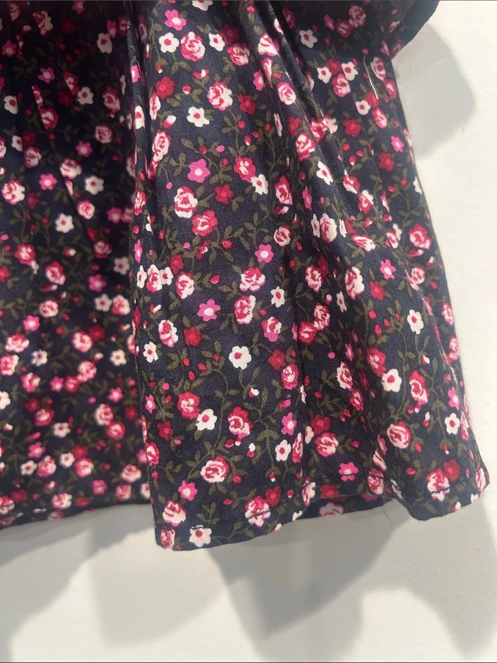 GAP Black Mini tiered ruffle mini skirt with Pink & White Floral Print large new